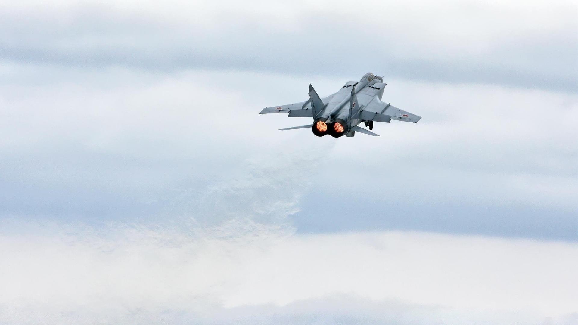 爱游戏-瓦伦西亚主场1-1战平西班牙人，防守端失误频繁，西班牙瓦伦西亚队