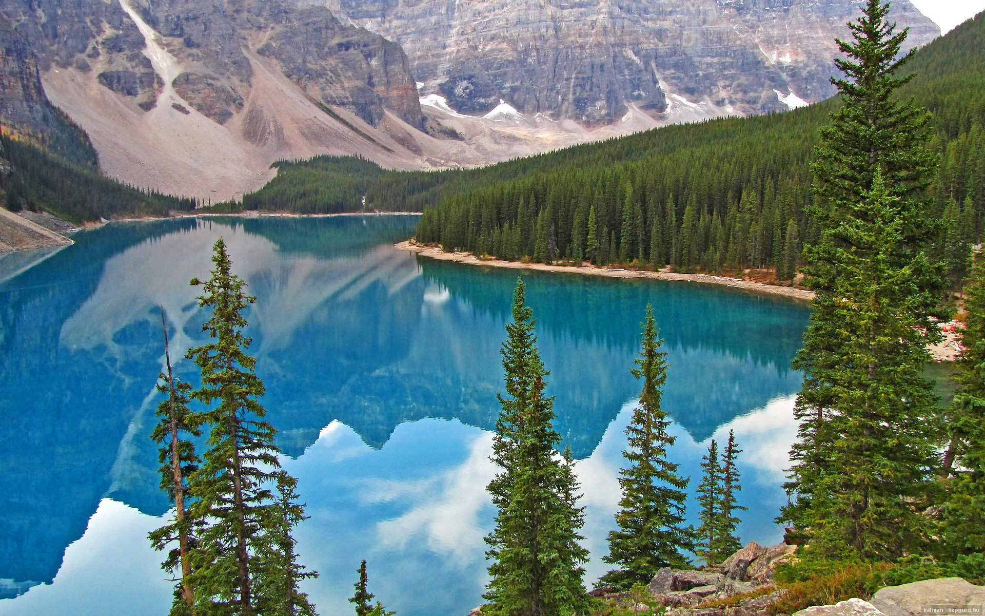 实况足球：虚拟联赛与真实比赛的结合点，实况足球如何模拟比赛