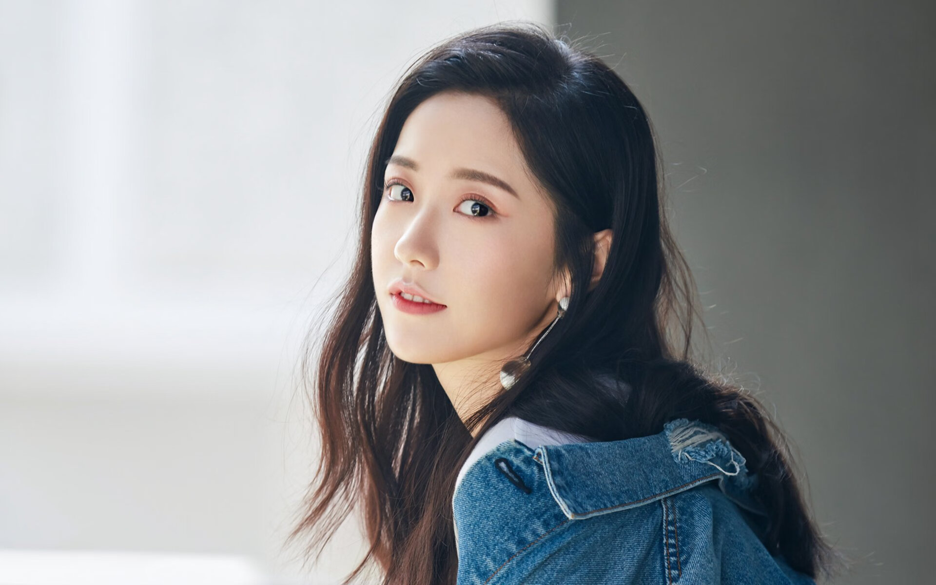 爱游戏app下载-AC米兰新援表现活跃激活进攻端，ac米兰新赛季引援